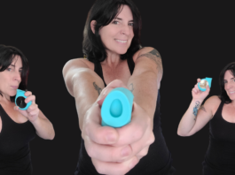 Annette Benedetti holding the Lelo Sila Cruise